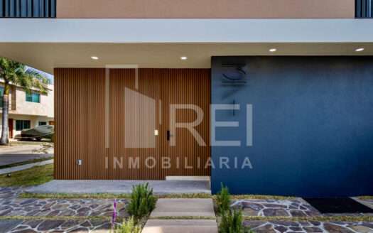 VENTA CASA NUEVA FRENTE A PARQUE COTO TOLEDO EN NUEVA GALICIA RESIDENCIAL