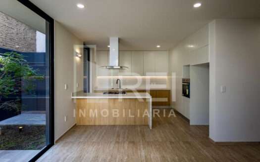 VENTA CASA NUEVA FRENTE A PARQUE COTO TOLEDO EN NUEVA GALICIA RESIDENCIAL