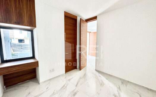 VENTA CASA NUEVA EN PARAJE LAS GRULLAS TLAJOMULCO