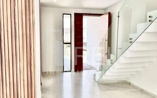 VENTA CASA NUEVA EN PARAJE LAS GRULLAS TLAJOMULCO