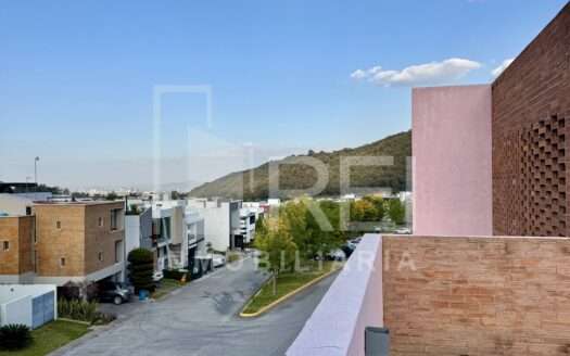 VENTA CASA COTO BONSAI LOS ROBLES RESIDENCIAL ZAPOPAN