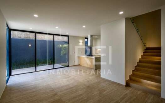 VENTA CASA NUEVA FRENTE A PARQUE COTO TOLEDO EN NUEVA GALICIA RESIDENCIAL