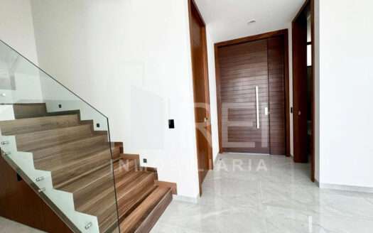 VENTA CON ROOF GARDEN EN SENDEROS DE MONTE VERDE TLAJOMULCO