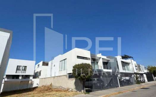 VENTA TERRENO PARQUES VALLARTA ZAPOPAN