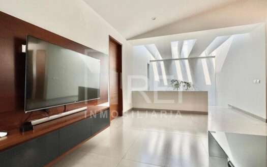 RENTA CASA MODERNA EN BUGAMBILIAS SEGUNDA SECCION ZAPOPAN