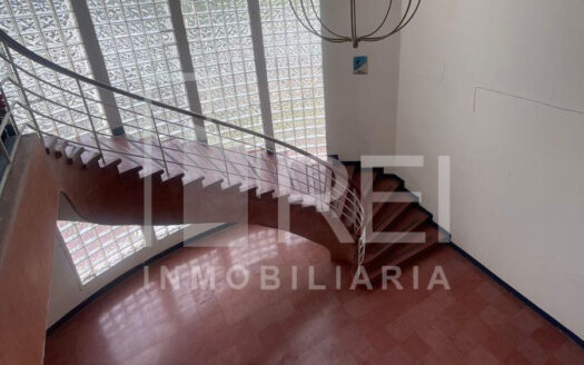 RENTA CASA EN COL. AMERICANA GUADALAJARA