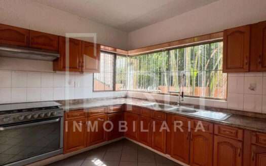 RENTA CASA BUGAMBILIAS 1RA SECC ZAPOPAN