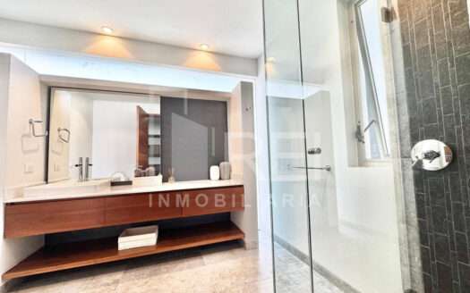 RENTA CASA MODERNA EN BUGAMBILIAS SEGUNDA SECCION ZAPOPAN