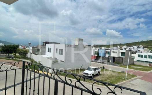 RENTA CASA COTO LAS MONTAÑAS EN SENDEROS DE MONTE VERFE TLAJOMULCO