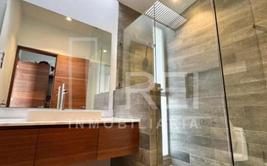 RENTA CASA MODERNA EN BUGAMBILIAS SEGUNDA SECCION ZAPOPAN