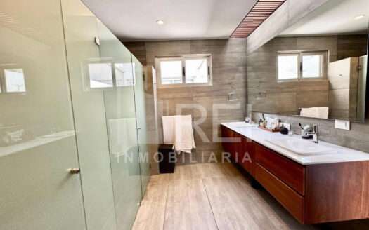 RENTA CASA MODERNA EN BUGAMBILIAS SEGUNDA SECCION ZAPOPAN