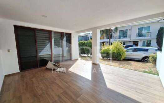 RENTA CASA EN LOS MANZANOS TLAJOMULCO