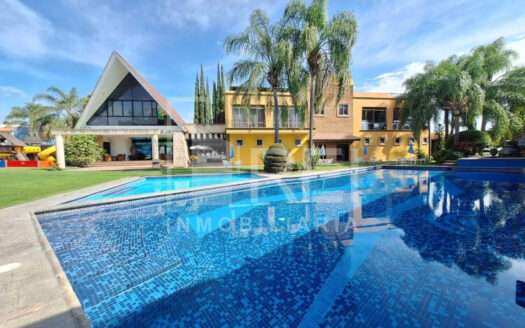 RENTA CASA EN LOS MANZANOS TLAJOMULCO