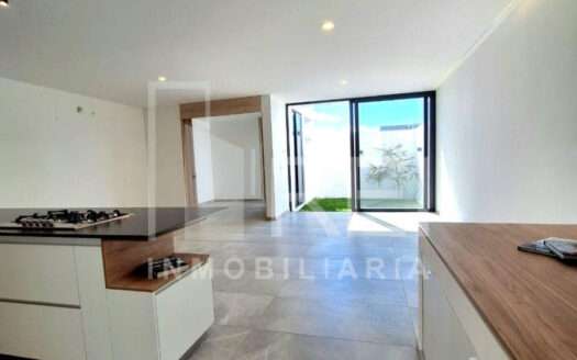 VENTA CASA EN EL PARAJE LAS GRULLAS TLAJOMULCO