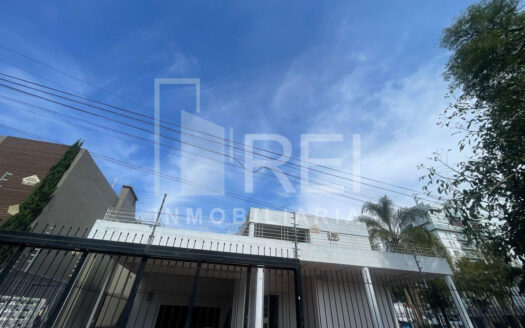 RENTA CASA EN COL. AMERICANA GUADALAJARA