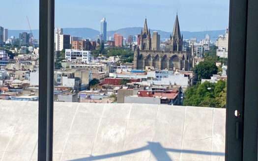 RENTA PENTHOUSE REMODELADO IDEAL PARA OFICINA O HABITACIONAL EN GUADALAJARA CENTRO