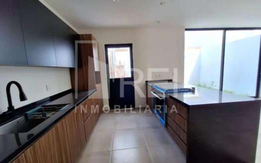 VENTA CASA EN PARAJE LAS GRULLAS RESIDENCIAL TLAJOMULCO