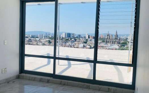 RENTA PENTHOUSE REMODELADO IDEAL PARA OFICINA O HABITACIONAL EN GUADALAJARA CENTRO
