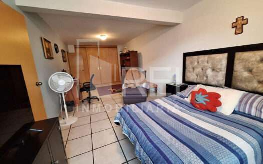 CASA EN VENTA JARDINES DEL BOSQUE GUADALAJARA