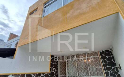 CASA EN VENTA JARDINES DEL BOSQUE GUADALAJARA