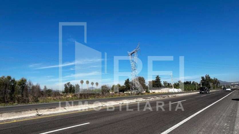 TERRENO INDUSTRIAL EN VENTA A PIE DE CARRETERA ACATLAN DE JUAREZ – CIUDAD GUZMAN