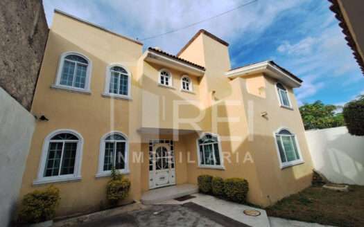 VENTA CASA EN CERRO DEL TESORO TLAQUEPAQUE