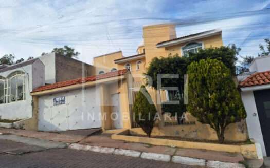 VENTA CASA EN CERRO DEL TESORO TLAQUEPAQUE