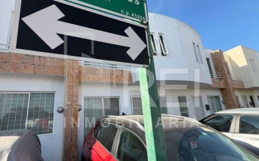 CASA EN RENTA ZONA EL FORTIN ZAPOPAN