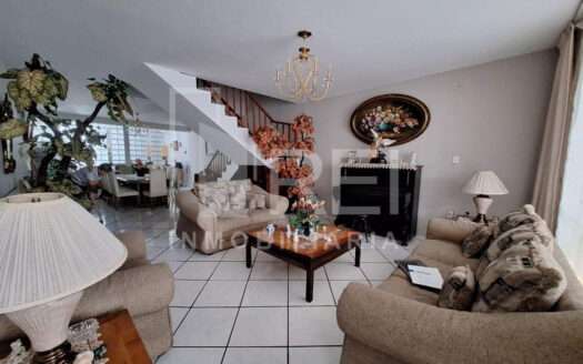 CASA EN VENTA JARDINES DEL BOSQUE GUADALAJARA