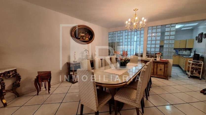 CASA EN VENTA JARDINES DEL BOSQUE GUADALAJARA