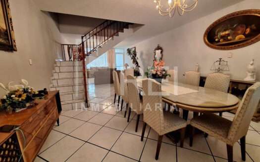 CASA EN VENTA JARDINES DEL BOSQUE GUADALAJARA