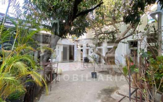 CASA EN RENTA PARA NEGOCIO SANTA TERESITA GUADALAJARA