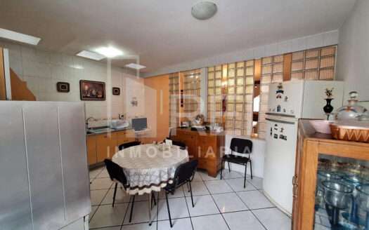 CASA EN VENTA JARDINES DEL BOSQUE GUADALAJARA