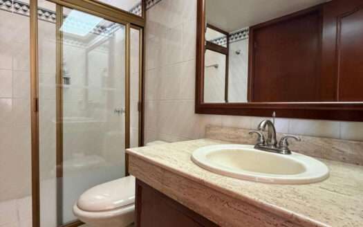 CASA EN VENTA BUGAMBILIAS PRIMERA SECCION ZAPOPAN