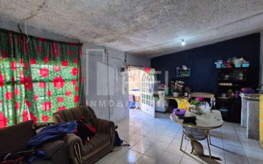 CASA DUPLEX EN VENTA A MEDIA CUADRA DE JUAN GIL PRECIADO ZAPOPAN