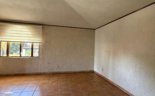 CASA EN VENTA BUGAMBILIAS PRIMERA SECCION ZAPOPAN