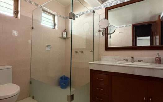 CASA EN VENTA BUGAMBILIAS PRIMERA SECCION ZAPOPAN