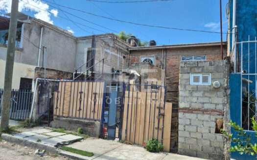 CASA DUPLEX EN VENTA A MEDIA CUADRA DE JUAN GIL PRECIADO ZAPOPAN