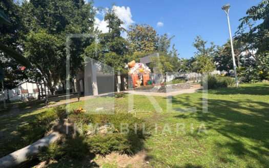 CASA AMUEBLADA EN RENTA BOSQUES DE SANTA ANITA TLAJOMULCO