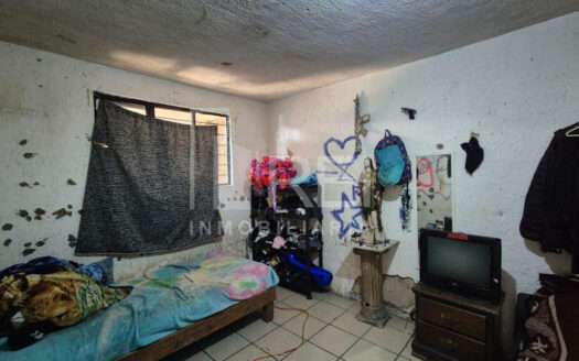 CASA DUPLEX EN VENTA A MEDIA CUADRA DE JUAN GIL PRECIADO ZAPOPAN