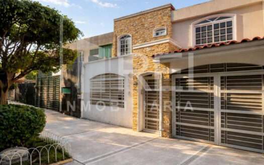 VENTA CASA EN JARDINES DE SAN IGNACIO ZAPOPAN