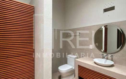 CASA EN RENTA CONOMINIO NUEVO CHAPALA