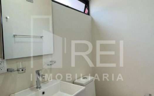 CASA EN RENTA VISTA SUR TLAJOMULCO