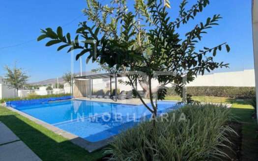 CASA EN RENTA VISTA SUR TLAJOMULCO