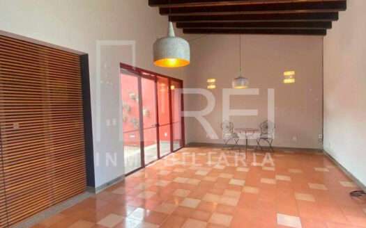 CASA EN RENTA CONOMINIO NUEVO CHAPALA