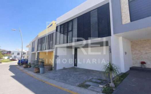 CASA EN VENTA SENDAS RESIDENCIAL VALLE IMPERIAL ZAPOPAN