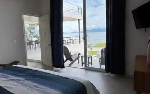 CASA EN VENTA A PIE DEL LAGO DE CHAPALA TUXCUECA JALISCO