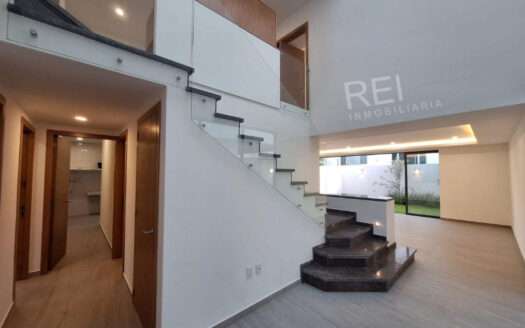 CASA EN LA RIOJA TLAJOMULCO