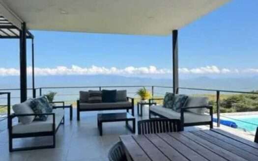 CASA EN VENTA A PIE DEL LAGO DE CHAPALA TUXCUECA JALISCO