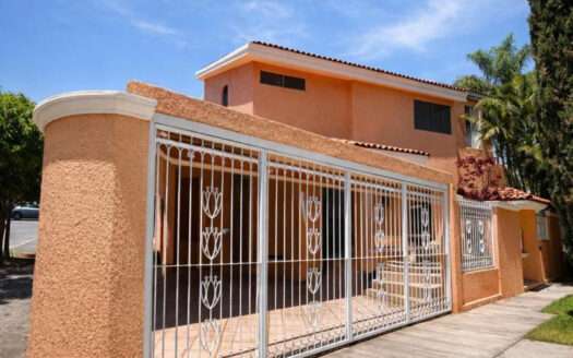 CASA EN RENTA BUGAMBILIAS ZAPOPAN